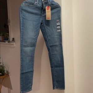 NWT Levi 311 skinny blue wash jeans